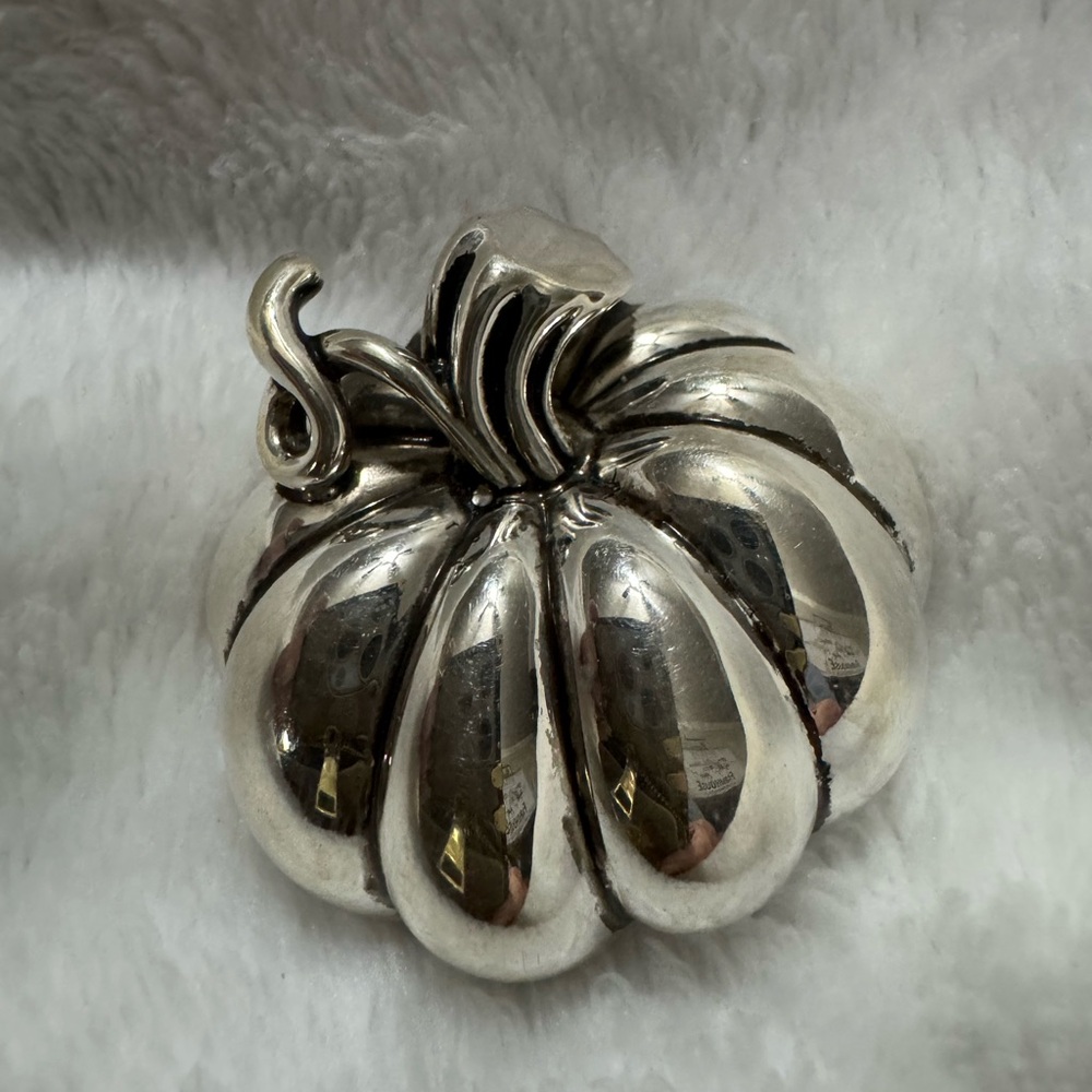 Silver color Pumpkin pin by Best